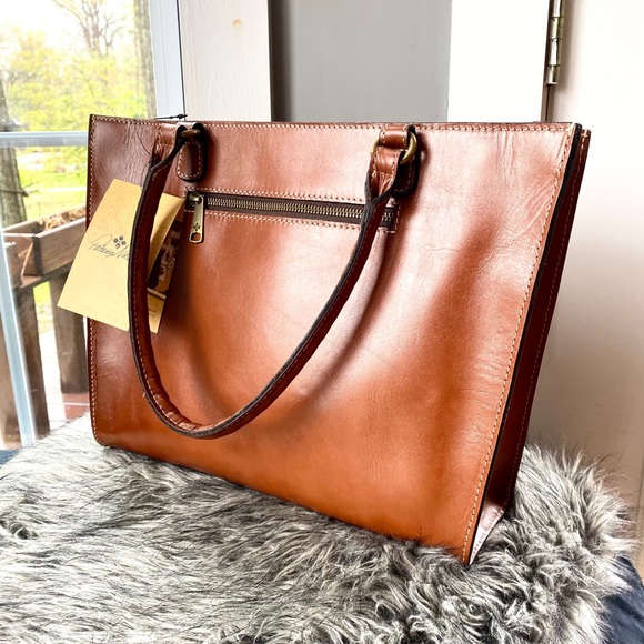 NWT elegant Patricia Nash genuine leather tote - Picture 4 of 11